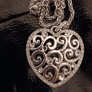 Elegant Silver Heart Pendant Necklace
